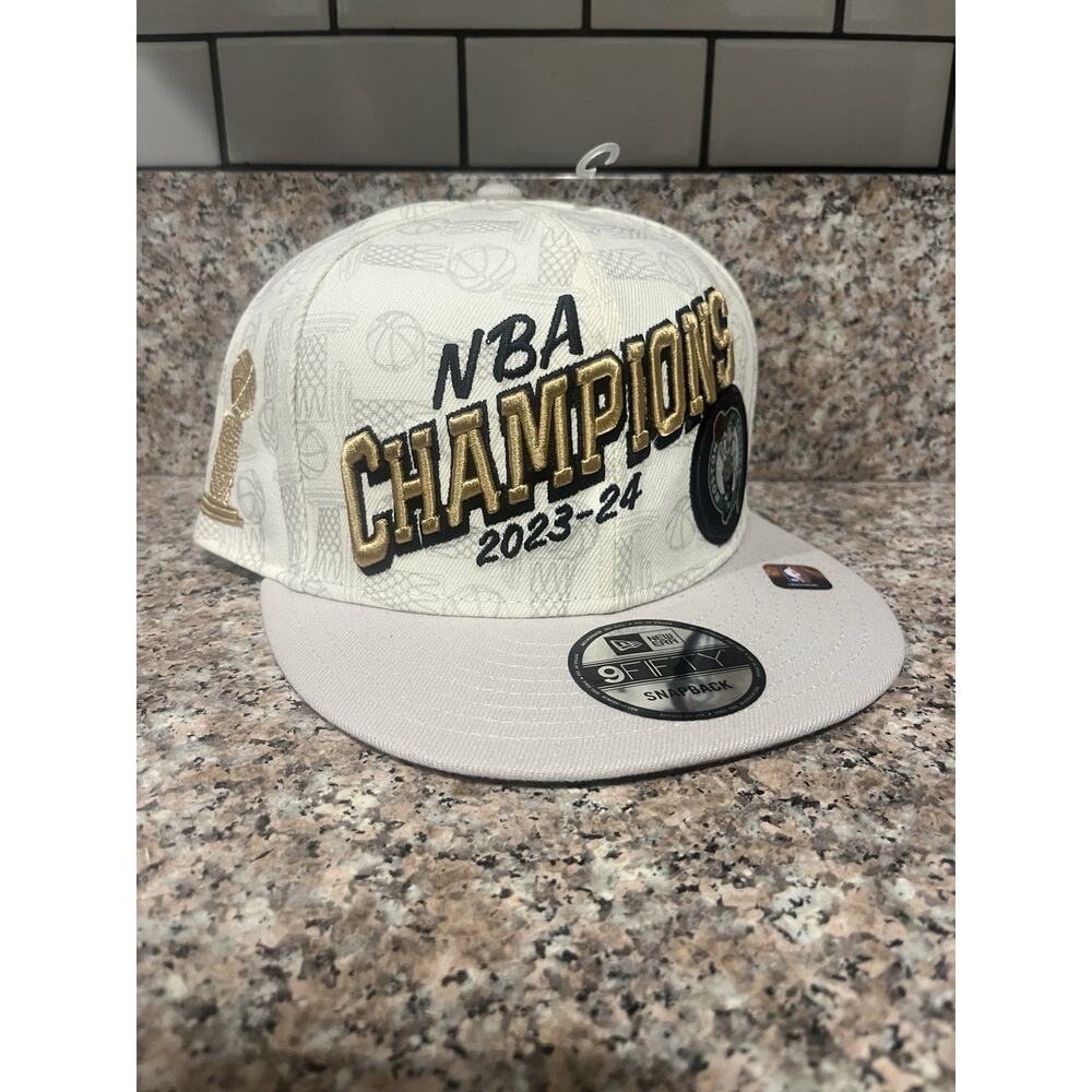 Boston Celtics New Era 2024 NBA Champions 9FIFTY Locker Room Snapback Hat NWT